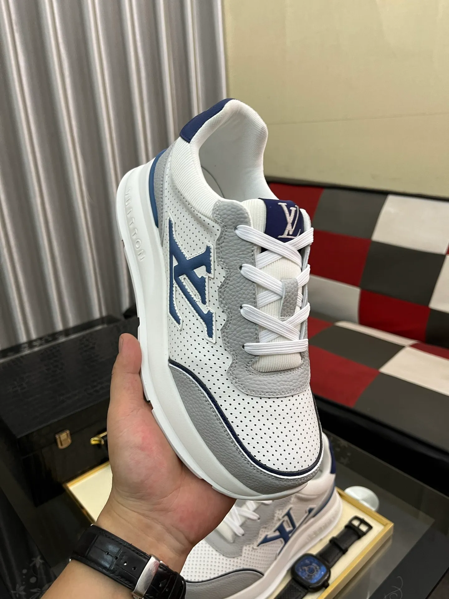Men's shoes 💰458⌚️⌚️[Louis Vuitton LV] Dad shoes are popular casual sports shoes with outsole, breathable and comfortable, easy to walk, trendy men's versatile fly woven epoxy with ➕leather lining➕Gucci's popular original outsole, sports and running style, super comfortable. Code number 38-44